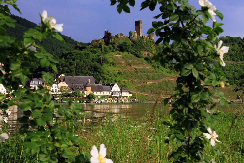 Hotel Haus Burg Metternich Beilstein  Exterior photo